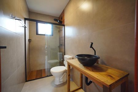 Banheiro de casa para alugar com 2 quartos, 81m² em Campeche Central, Florianópolis