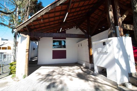 Casa de condomínio para alugar com 90m², 3 quartos e 2 vagas Casa de condomínio para alugar com 90m², 3 quartos e 2 vagasFachada