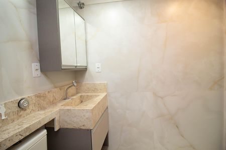 Casa de condomínio para alugar com 90m², 3 quartos e 2 vagas Casa de condomínio para alugar com 90m², 3 quartos e 2 vagasBanheiro da Suíte