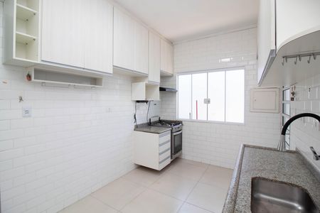 Casa de condomínio para alugar com 90m², 3 quartos e 2 vagas Casa de condomínio para alugar com 90m², 3 quartos e 2 vagasCozinha - Armários