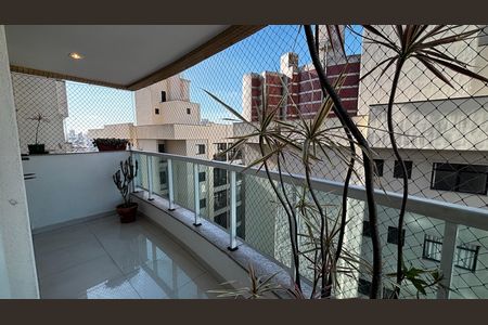 Apartamento à venda com 130m², 3 quartos e 3 vagas Apartamento à venda com 130m², 3 quartos e 3 vagasVaranda
