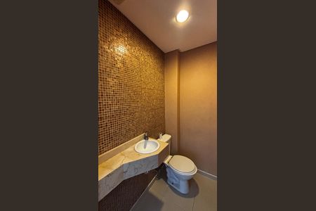 Apartamento à venda com 130m², 3 quartos e 3 vagas Apartamento à venda com 130m², 3 quartos e 3 vagasLavabo