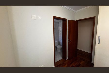 Apartamento à venda com 130m², 3 quartos e 3 vagas Apartamento à venda com 130m², 3 quartos e 3 vagasSuíte 3