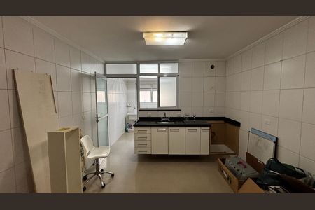 Apartamento à venda com 130m², 3 quartos e 3 vagas Apartamento à venda com 130m², 3 quartos e 3 vagasCozinha