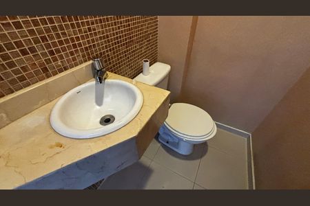 Apartamento à venda com 130m², 3 quartos e 3 vagas Apartamento à venda com 130m², 3 quartos e 3 vagasLavabo