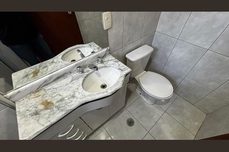 Apartamento à venda com 130m², 3 quartos e 3 vagas Apartamento à venda com 130m², 3 quartos e 3 vagasBanheiro da Suíte 2