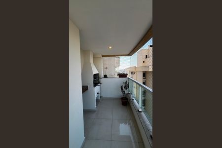 Apartamento à venda com 130m², 3 quartos e 3 vagas Apartamento à venda com 130m², 3 quartos e 3 vagasVaranda