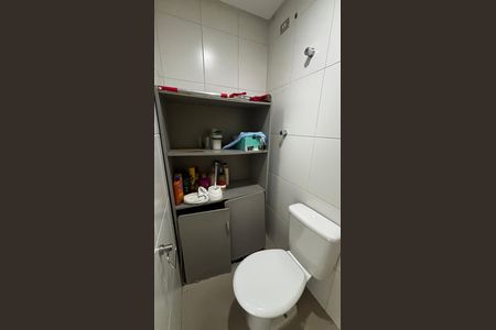 Apartamento à venda com 130m², 3 quartos e 3 vagas Apartamento à venda com 130m², 3 quartos e 3 vagasBanheiro de Serviço