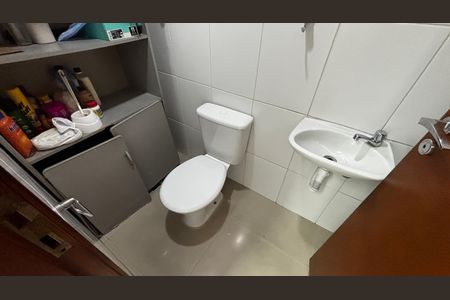 Apartamento à venda com 130m², 3 quartos e 3 vagas Apartamento à venda com 130m², 3 quartos e 3 vagasBanheiro de Serviço
