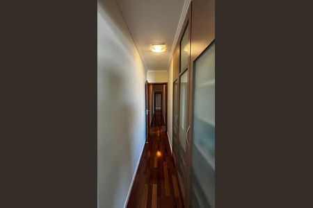 Apartamento à venda com 130m², 3 quartos e 3 vagas Apartamento à venda com 130m², 3 quartos e 3 vagasCorredor