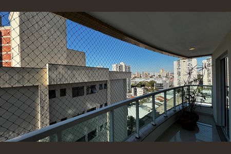 Apartamento à venda com 130m², 3 quartos e 3 vagas Apartamento à venda com 130m², 3 quartos e 3 vagasVaranda
