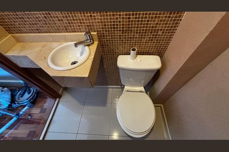 Apartamento à venda com 130m², 3 quartos e 3 vagas Apartamento à venda com 130m², 3 quartos e 3 vagasLavabo