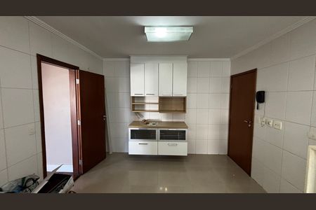 Apartamento à venda com 130m², 3 quartos e 3 vagas Apartamento à venda com 130m², 3 quartos e 3 vagasCozinha