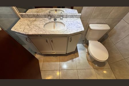 Apartamento à venda com 130m², 3 quartos e 3 vagas Apartamento à venda com 130m², 3 quartos e 3 vagasBanheiro da Suíte 3