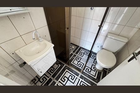 Banheiro de apartamento para alugar com 1 quarto, 38m² em Cidade São Jorge, Santo André