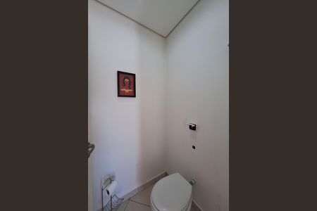 Casa à venda com 320m², 4 quartos e 6 vagas Casa à venda com 320m², 4 quartos e 6 vagasLavabo 1