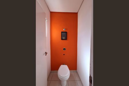Casa à venda com 320m², 4 quartos e 6 vagas Casa à venda com 320m², 4 quartos e 6 vagasLavabo 2