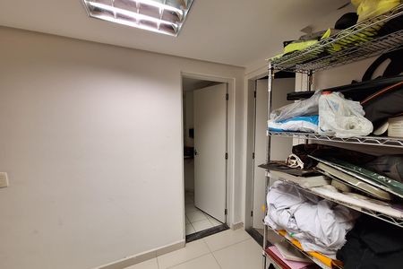 Casa à venda com 320m², 4 quartos e 6 vagas Casa à venda com 320m², 4 quartos e 6 vagasEdícula
