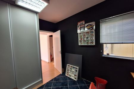 Casa à venda com 320m², 4 quartos e 6 vagas Casa à venda com 320m², 4 quartos e 6 vagasEscritório