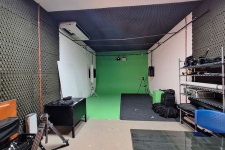 Casa à venda com 320m², 4 quartos e 6 vagas Casa à venda com 320m², 4 quartos e 6 vagasSala 3