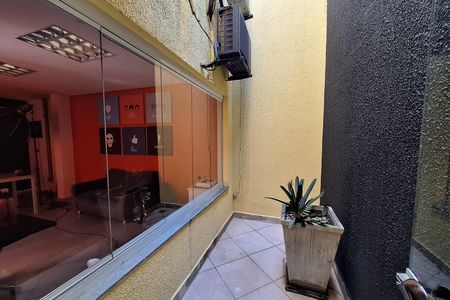 Casa à venda com 320m², 4 quartos e 6 vagas Casa à venda com 320m², 4 quartos e 6 vagasJardim de inverno