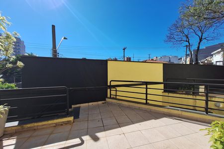 Casa à venda com 320m², 4 quartos e 6 vagas Casa à venda com 320m², 4 quartos e 6 vagasQuintal
