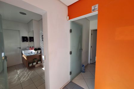 Corredor de casa à venda com 4 quartos, 320m² em Vila Scarpelli, Santo André