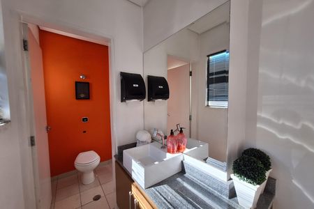 Casa à venda com 320m², 4 quartos e 6 vagas Casa à venda com 320m², 4 quartos e 6 vagasLavabo 2