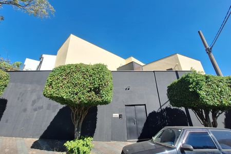Fachada de casa à venda com 4 quartos, 320m² em Vila Scarpelli, Santo André