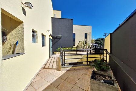 Casa à venda com 320m², 4 quartos e 6 vagas