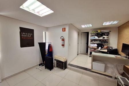 Casa à venda com 320m², 4 quartos e 6 vagas Casa à venda com 320m², 4 quartos e 6 vagasEdícula