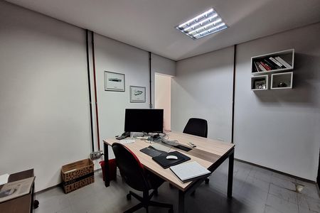 Casa à venda com 320m², 4 quartos e 6 vagas Casa à venda com 320m², 4 quartos e 6 vagasSala 2