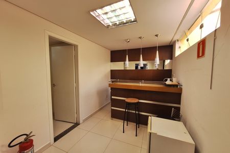 Casa à venda com 320m², 4 quartos e 6 vagas Casa à venda com 320m², 4 quartos e 6 vagasGaragem