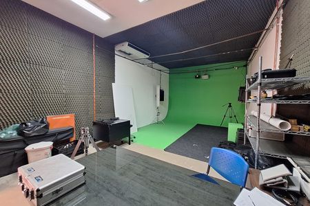 Casa à venda com 320m², 4 quartos e 6 vagas Casa à venda com 320m², 4 quartos e 6 vagasSala 3