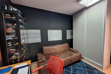Casa à venda com 320m², 4 quartos e 6 vagas Casa à venda com 320m², 4 quartos e 6 vagasEscritório