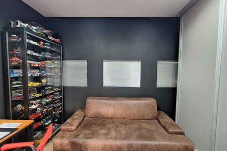 Casa à venda com 320m², 4 quartos e 6 vagas Casa à venda com 320m², 4 quartos e 6 vagasEscritório