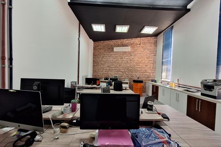 Casa à venda com 320m², 4 quartos e 6 vagas Casa à venda com 320m², 4 quartos e 6 vagasSala 1