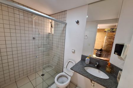 Casa à venda com 320m², 4 quartos e 6 vagas Casa à venda com 320m², 4 quartos e 6 vagasBanheiro edícula