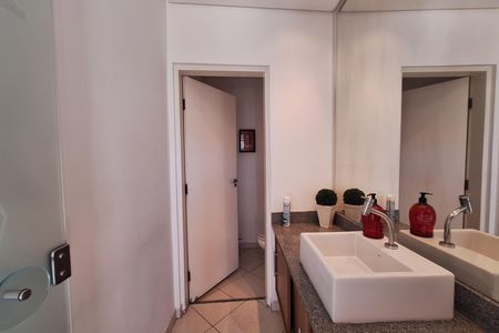 Casa à venda com 320m², 4 quartos e 6 vagas Casa à venda com 320m², 4 quartos e 6 vagasLavabo 1