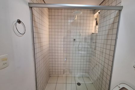 Casa à venda com 320m², 4 quartos e 6 vagas Casa à venda com 320m², 4 quartos e 6 vagasBanheiro edícula