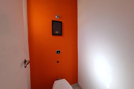 Casa à venda com 320m², 4 quartos e 6 vagas Casa à venda com 320m², 4 quartos e 6 vagasLavabo 2