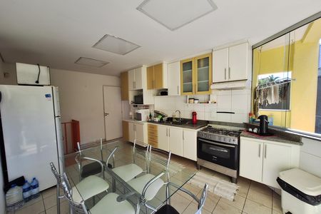 Cozinha de casa à venda com 4 quartos, 320m² em Vila Scarpelli, Santo André