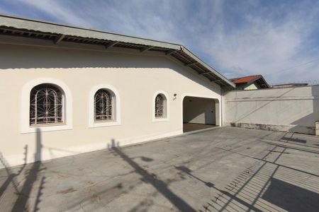 Quintal - Garagem de casa para alugar com 3 quartos, 170m² em Jardim Campos Eliseos, Campinas