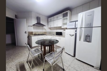 Apartamento para alugar com 340m², 6 quartos e 2 vagas Apartamento para alugar com 340m², 6 quartos e 2 vagasCozinha