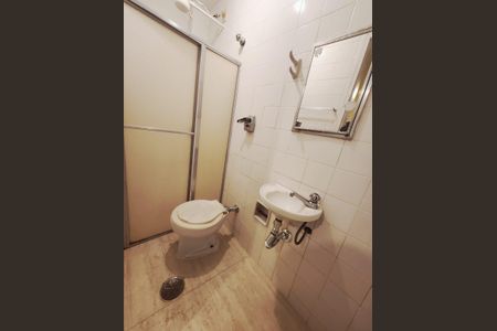 Apartamento para alugar com 340m², 6 quartos e 2 vagas Apartamento para alugar com 340m², 6 quartos e 2 vagasBanheiro de serviço