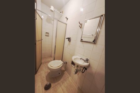 Apartamento para alugar com 340m², 6 quartos e 2 vagas Apartamento para alugar com 340m², 6 quartos e 2 vagasBanheiro de serviço