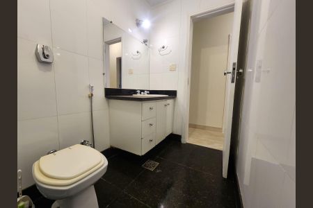 Apartamento para alugar com 340m², 6 quartos e 2 vagas Apartamento para alugar com 340m², 6 quartos e 2 vagasBanheiro da Suíte 2