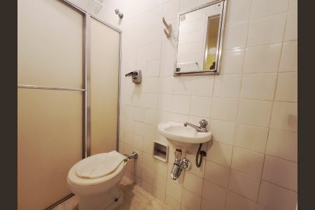 Apartamento para alugar com 340m², 6 quartos e 2 vagas Apartamento para alugar com 340m², 6 quartos e 2 vagasBanheiro de serviço