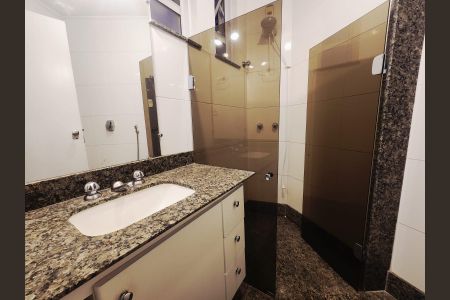 Apartamento para alugar com 340m², 6 quartos e 2 vagas Apartamento para alugar com 340m², 6 quartos e 2 vagasBanheiro social