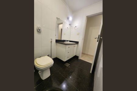 Apartamento para alugar com 340m², 6 quartos e 2 vagas Apartamento para alugar com 340m², 6 quartos e 2 vagasBanheiro da Suíte 2